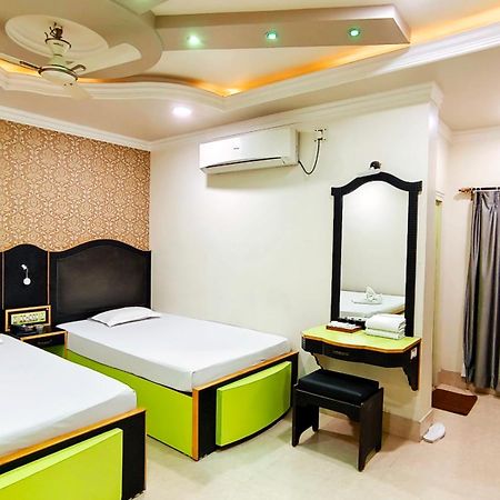 Hotel Samrat Baharampur Exteriér fotografie