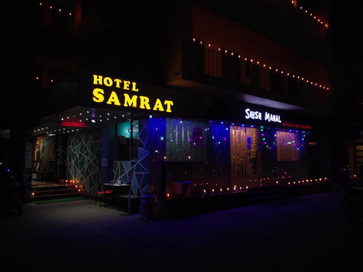 Hotel Samrat Baharampur Exteriér fotografie