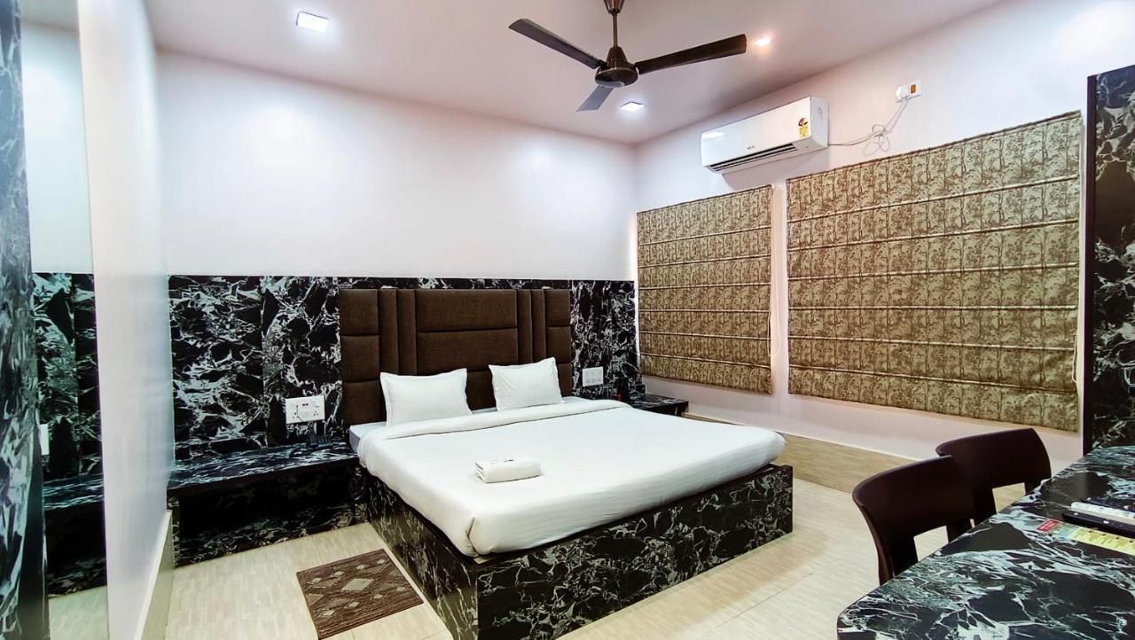 Hotel Samrat Baharampur Exteriér fotografie