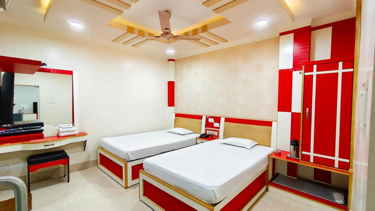 Hotel Samrat Baharampur Exteriér fotografie