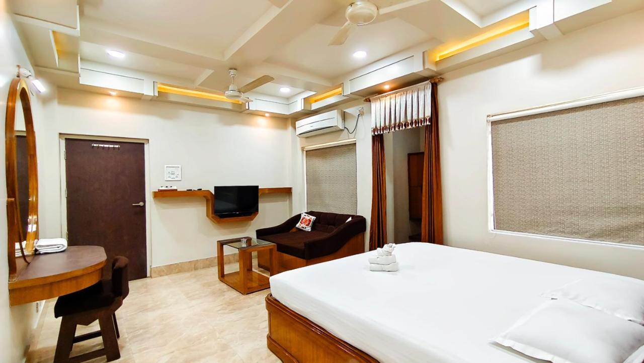 Hotel Samrat Baharampur Exteriér fotografie