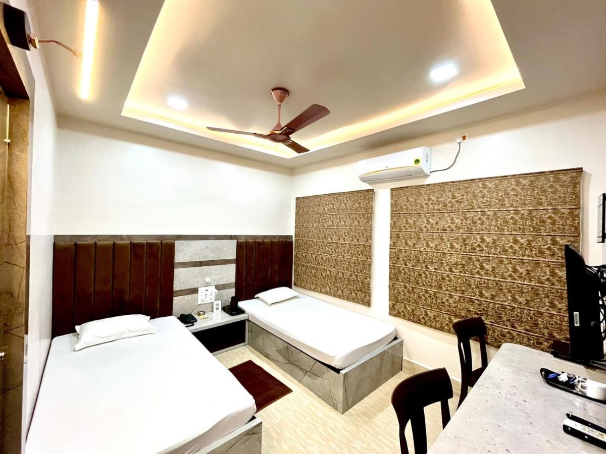 Hotel Samrat Baharampur Exteriér fotografie