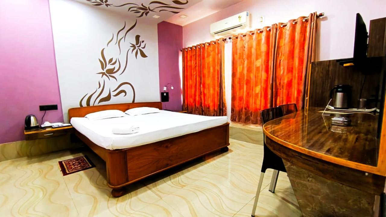 Hotel Samrat Baharampur Exteriér fotografie