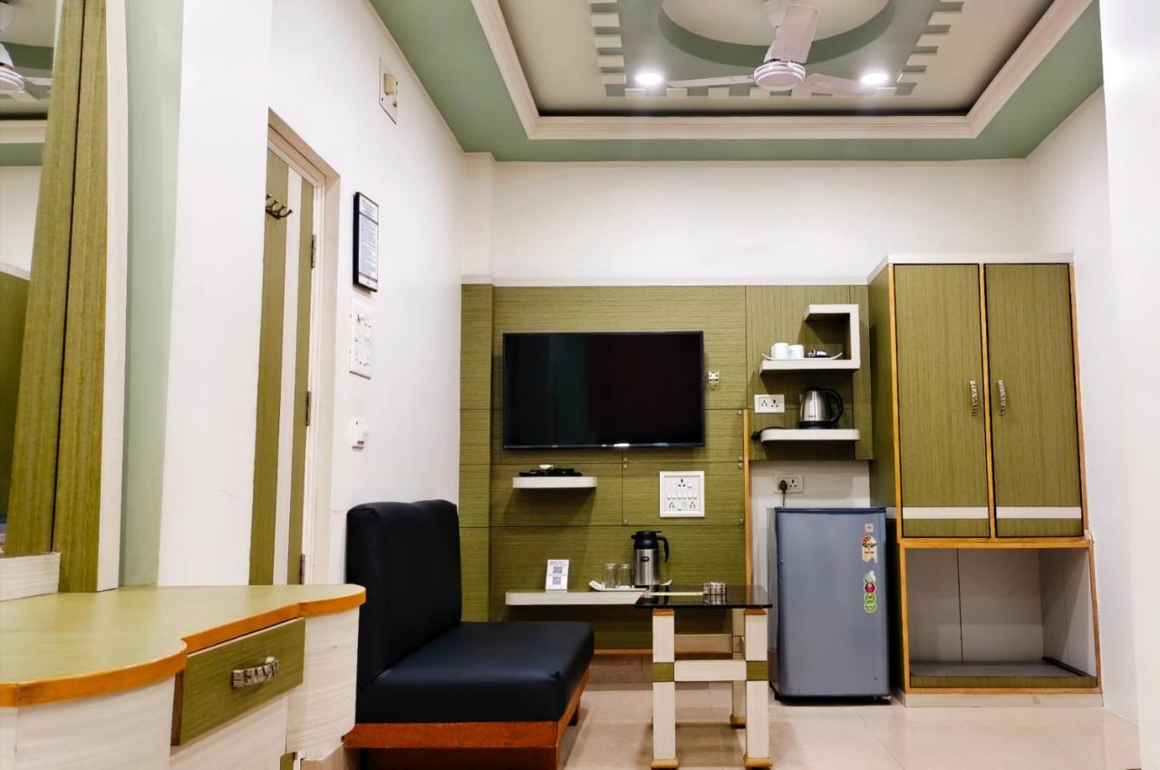 Hotel Samrat Baharampur Exteriér fotografie