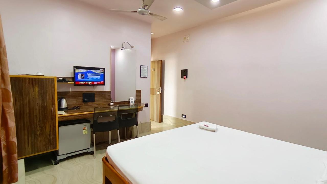 Hotel Samrat Baharampur Exteriér fotografie
