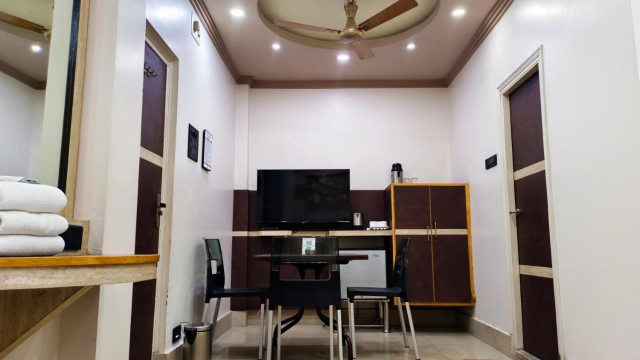 Hotel Samrat Baharampur Exteriér fotografie