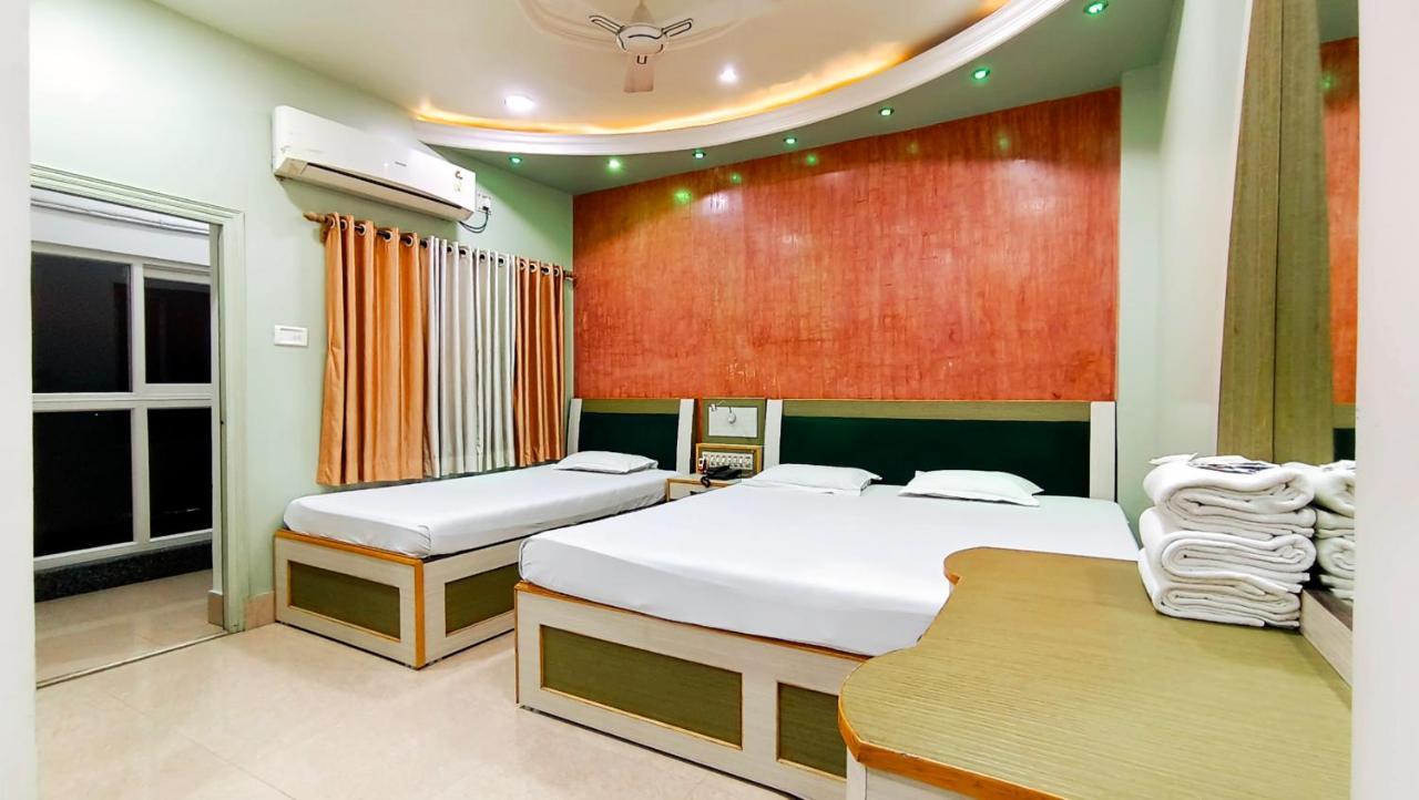 Hotel Samrat Baharampur Exteriér fotografie