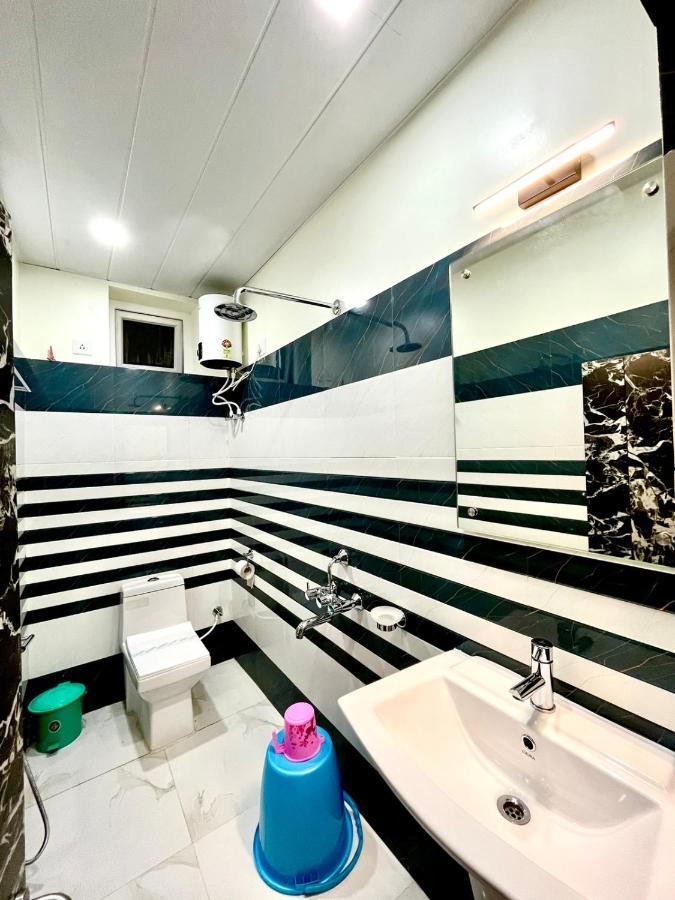 Hotel Samrat Baharampur Exteriér fotografie