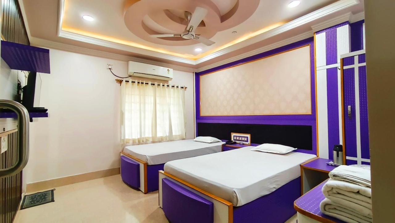 Hotel Samrat Baharampur Exteriér fotografie