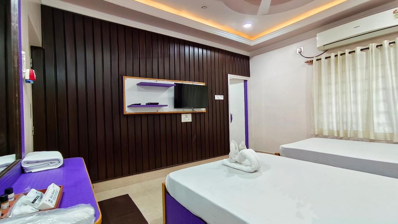 Hotel Samrat Baharampur Exteriér fotografie
