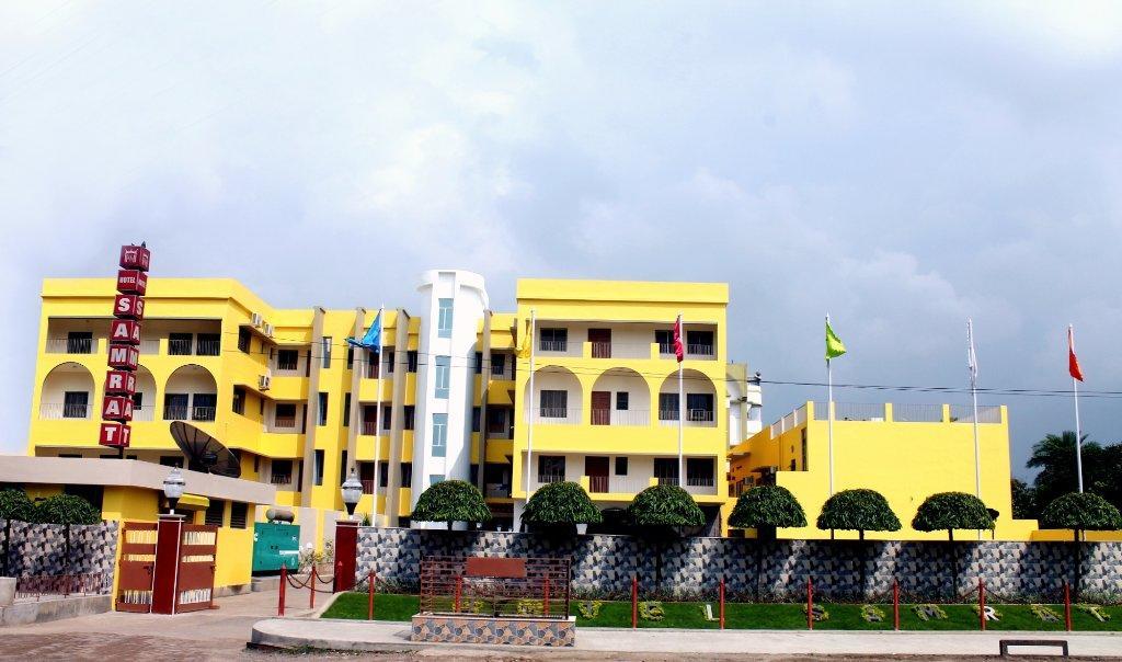 Hotel Samrat Baharampur Exteriér fotografie