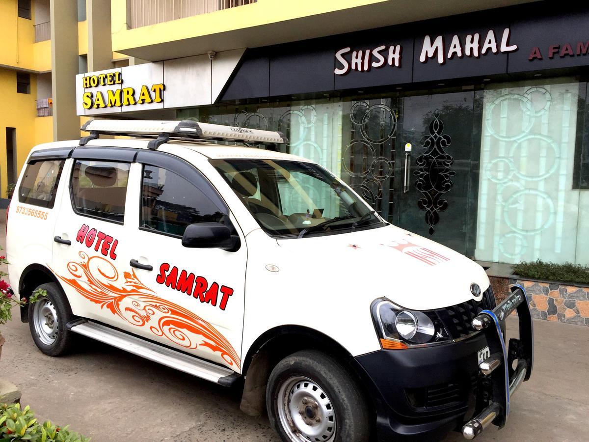 Hotel Samrat Baharampur Exteriér fotografie