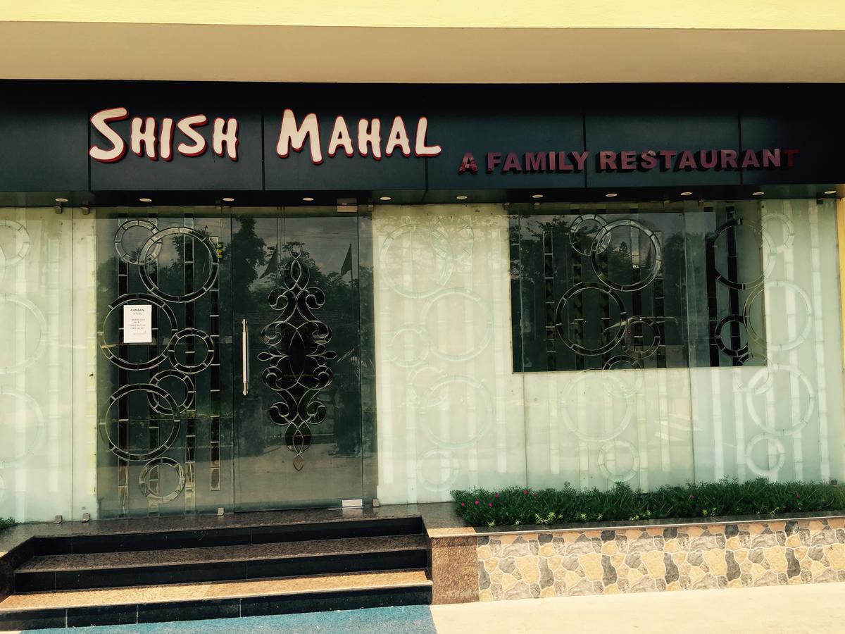 Hotel Samrat Baharampur Exteriér fotografie